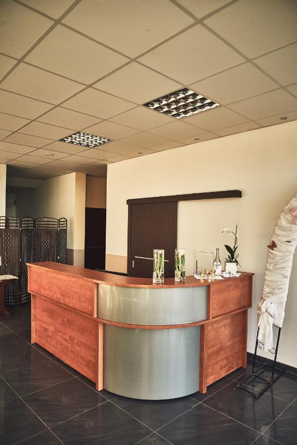 Hotel Ab Tychy Ngoại thất bức ảnh