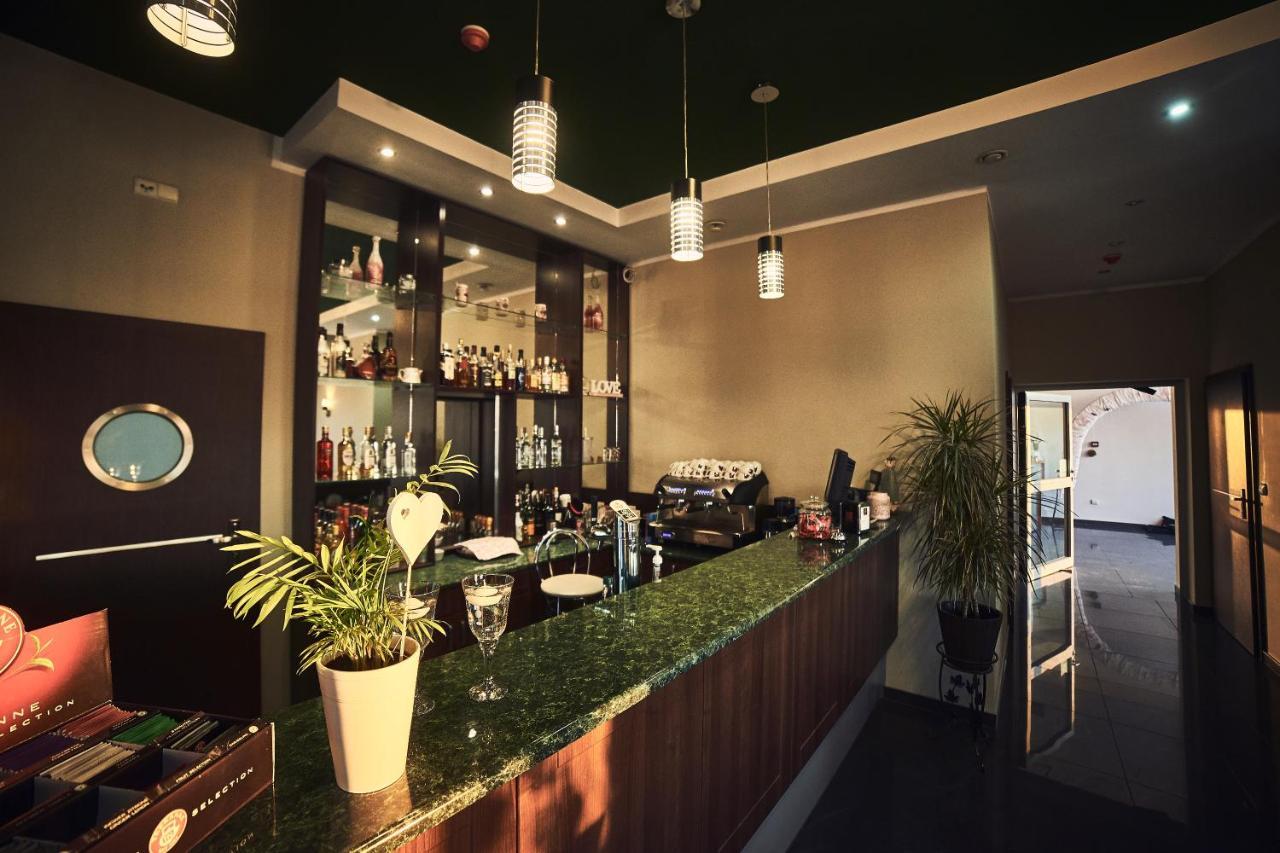Hotel Ab Tychy Ngoại thất bức ảnh