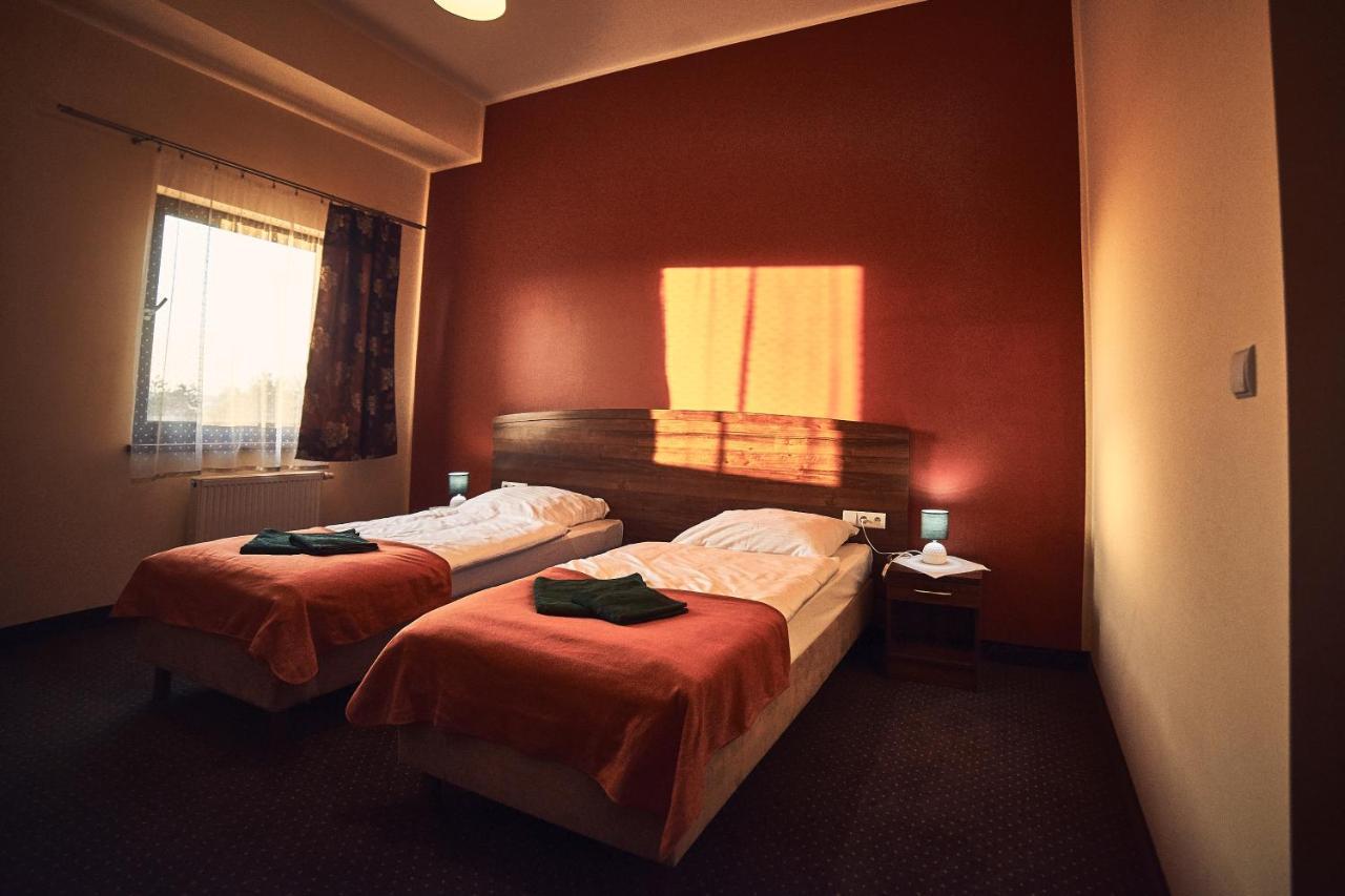 Hotel Ab Tychy Ngoại thất bức ảnh