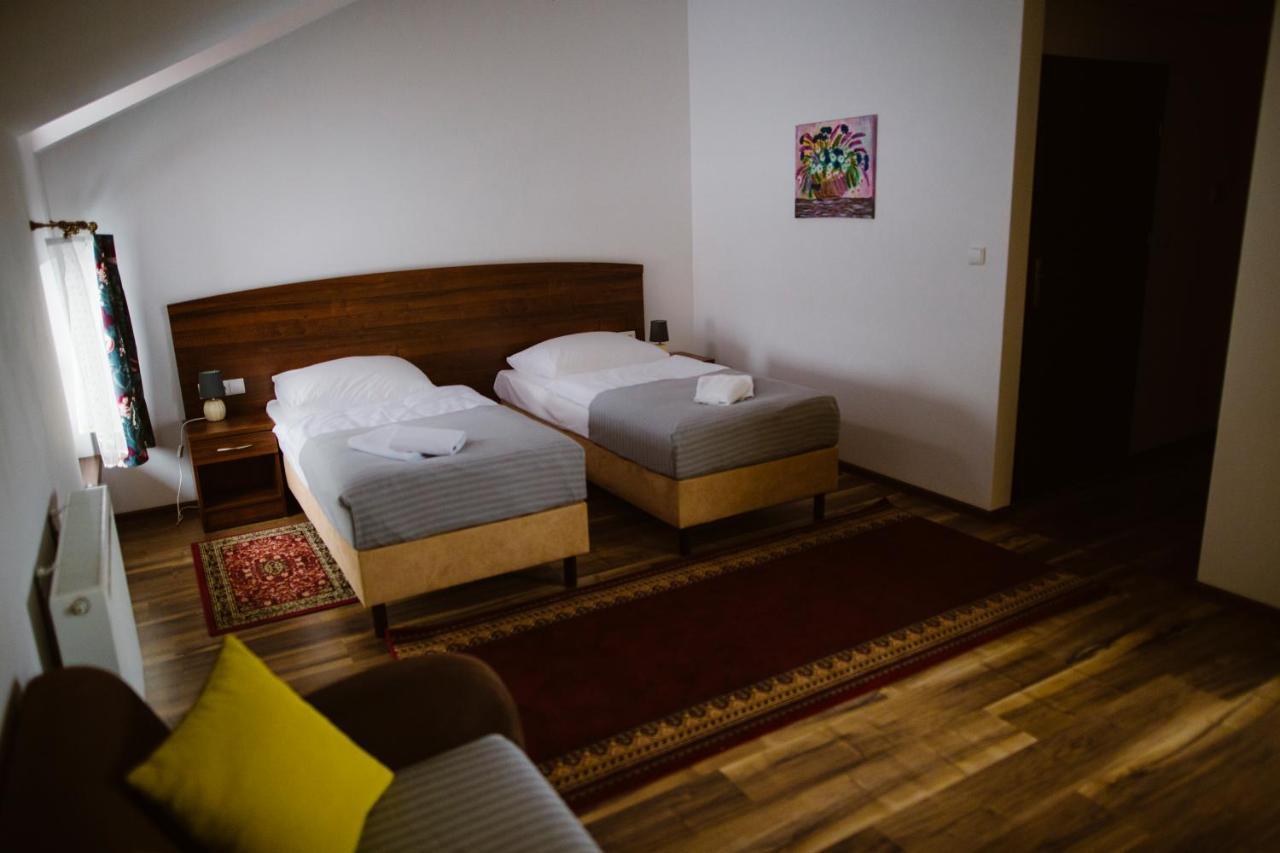 Hotel Ab Tychy Ngoại thất bức ảnh